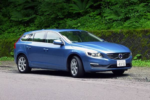V60のディーゼル(D4)は2015年7月から日本に導入