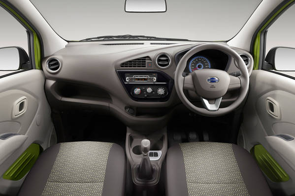 DATSUN_rediGO_07