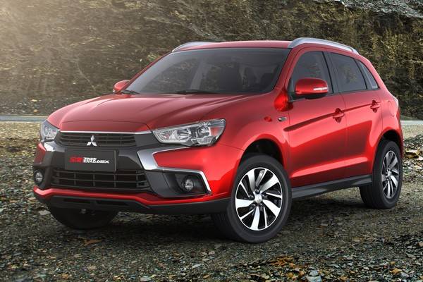 フロントを中心に新デザインを採用した新型ASX（日本名：RVR）
