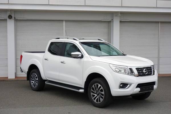 2.3Lディーゼルエンジンを搭載するNP300ナバラ