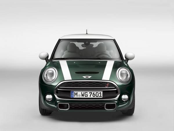 MINIクリーン・ディーゼル・エンジン搭載
