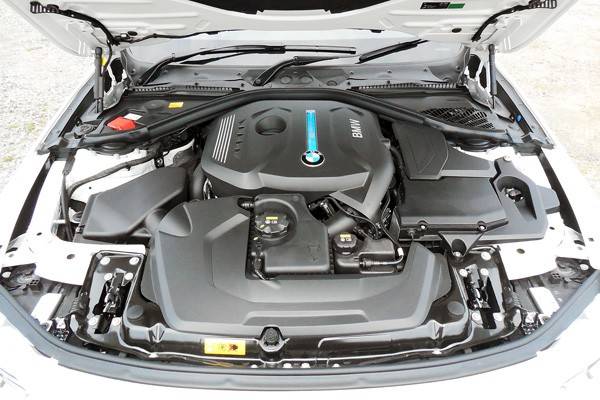 搭載エンジンは2.0L直列4気筒直噴ターボ