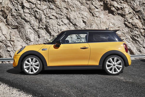 P90139396_highRes_mini-cooper-s-11-201