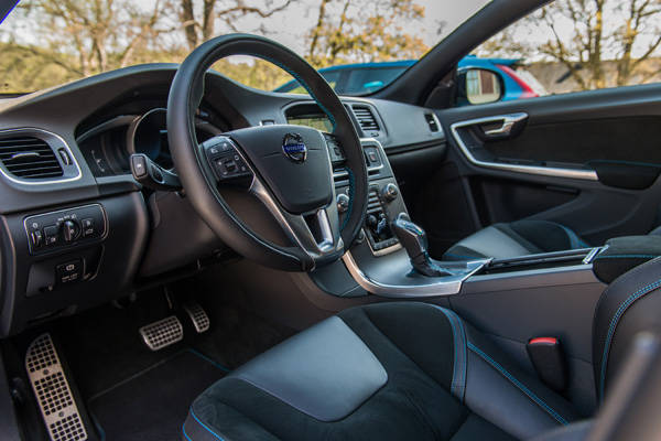 S60およびV60の室内
