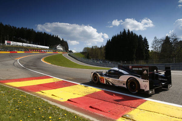 Porsche 919 Hybrid, Porsche Team: Romain Dumas, Neel Jani, Marc Lieb