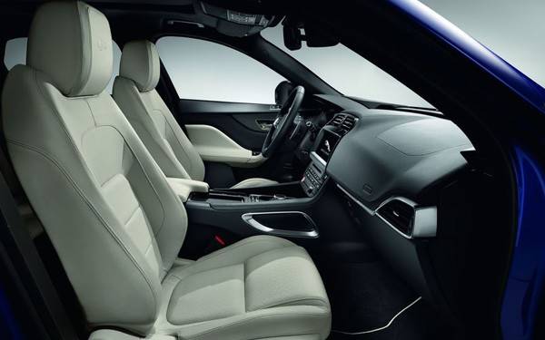 「F-PACE FIRST EDITION」のフロントシート