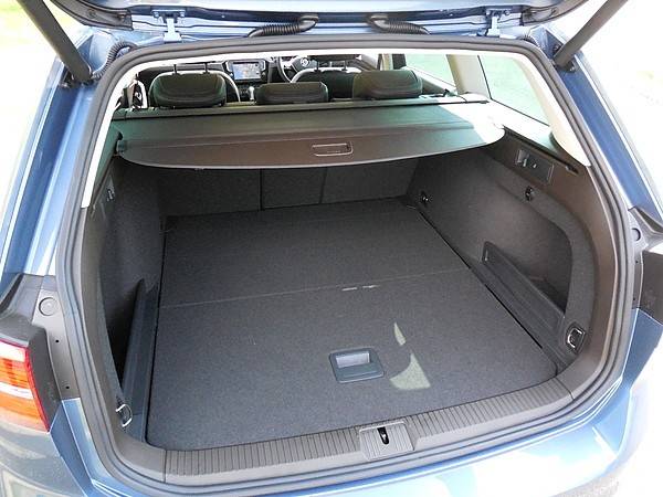 新型車試乗 フォルクスワーゲン・パサート 014
