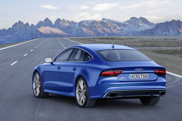 パワーユニットはRS6と共通