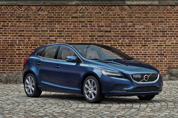 Volvo V40 T5 Inscription Location 3/4 Front