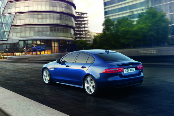 JAGUAR_XE_17MY_03
