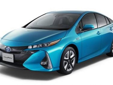 トヨタ、新型プリウスPHVの国内発売時期延期を発表
