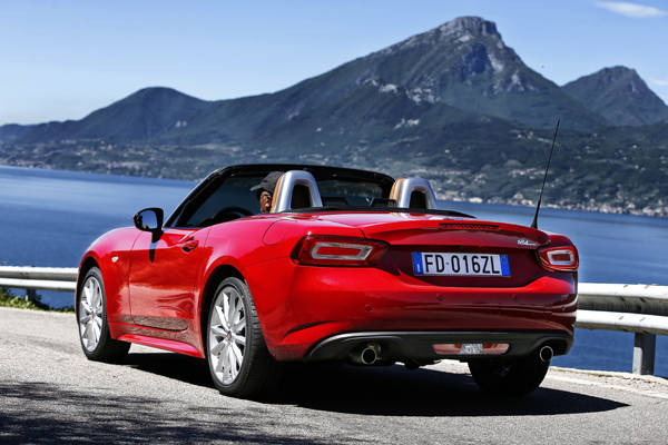 160607_Fiat_124-Spider_03