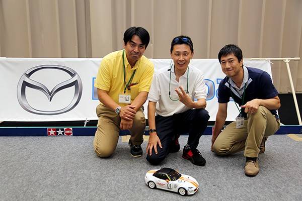 レースに参加した桂伸一さん、鳥羽昇一さん、そして筆者の3名