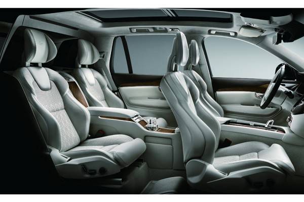160826_volvo_XC90_02