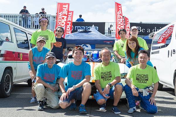 2016年はこのメンバーでレースに参戦!