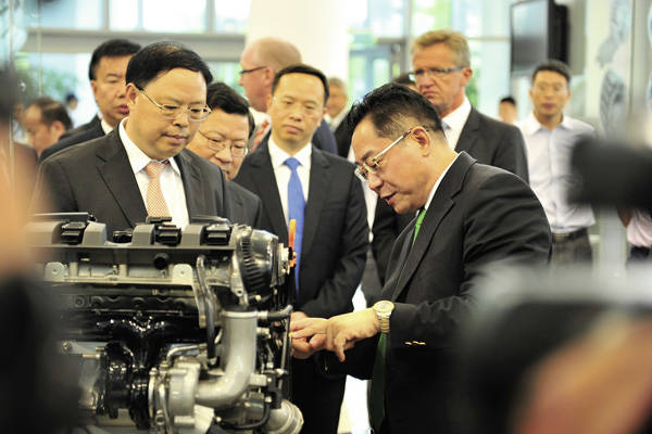 Delegation Provinzregierung Hunan in Anting, China. Dr. Yilin Zh