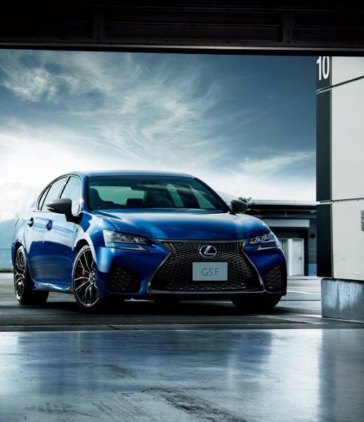 GS F（ヒートブルーコントラストレイヤリング）＜オプション装着車＞
