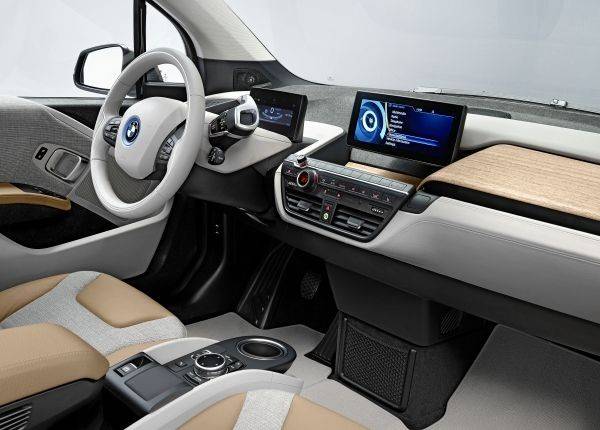 P90129180_lowRes_bmw-i3-interior-07-2