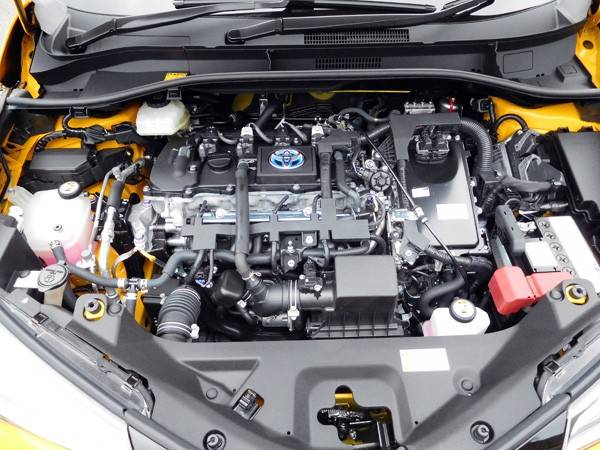 プリウスと同じ1.8Lエンジンを搭載するハイブリッド