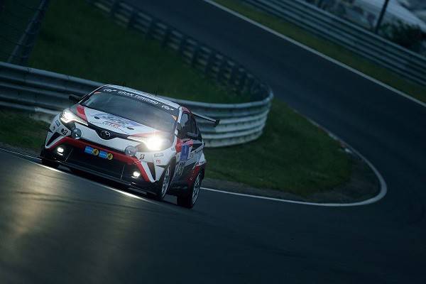 第44回ニュルブルクリンク24時間耐久レースに参戦したTOYOTA C-HR Racing