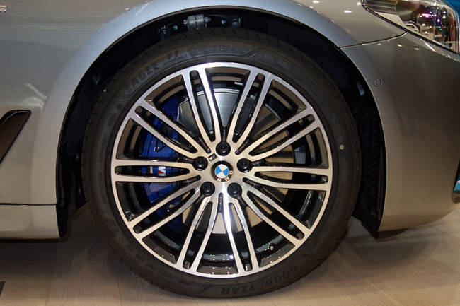 M Sportが装着する245/40R19ランフラット