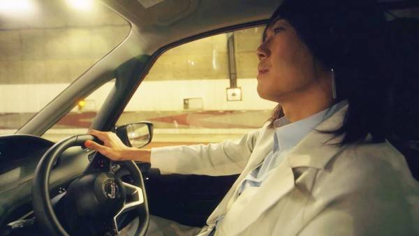 場合によってはインナースーツを着用し、筋力を抑えた状態での運転も体験できる。