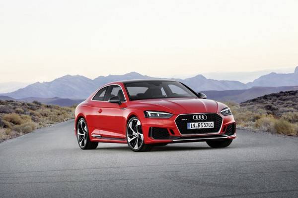 新型アウディRS5クーペ
