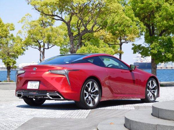 レクサスLC500　V8　5.0Lモデル。試乗車は1300万円