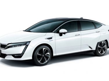 Honda 燃料電池自動車「クラリティ フューエル セル」のタクシー運用を開始