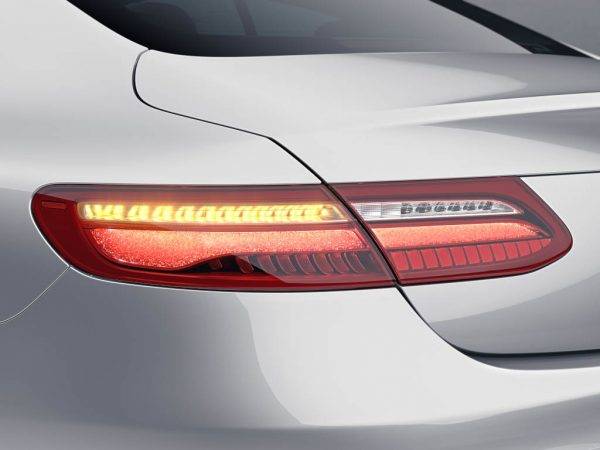 メルセデス・ベンツ Eクラスクーペ LEDクリスタルルック