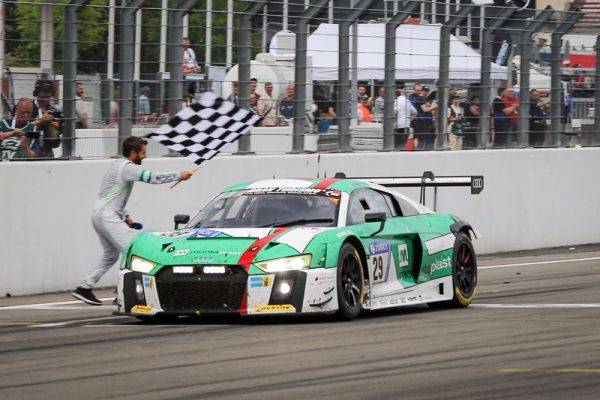 土壇場で3番手からトップに躍り出たアウディR8 LMS・29号車