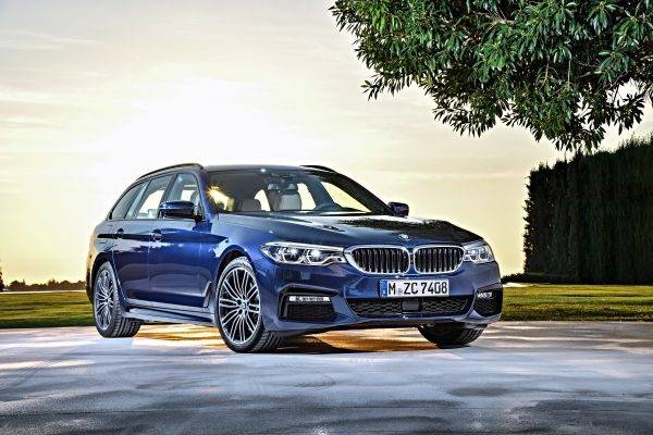 新型BMW5シリーズツーリング