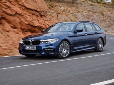BMWが新型5シリーズツーリングを発表