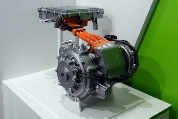 ボルボXC90に採用されている高電圧モーター&インバーター