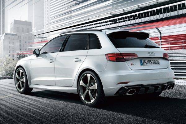アウディ RS3スポーツバック リヤビュー