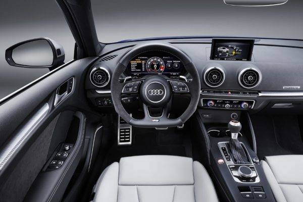 アウディ RS3スポーツバック コックピット