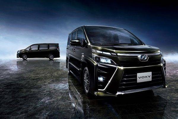トヨタ ヴォクシー　TOYOTA VOXY マイナーチェンジ