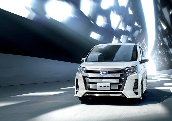 トヨタ ノア　TOYOTA NOAH マイナーチェンジ