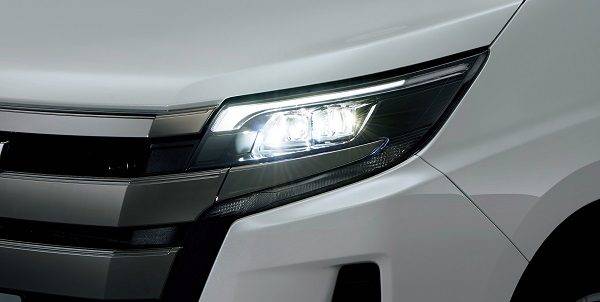 トヨタ　ノア　Bi-Beam LEDヘッドランプ　LEDクリアランスランプ