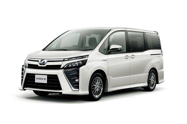 トヨタ　ヴォクシー　ZS　ハイブリッド　ホワイトパールクリスタルシャイン