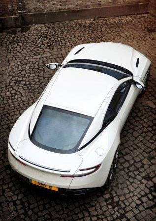 アストンマーチン DB11 俯瞰 4.0L V8ツインターボ