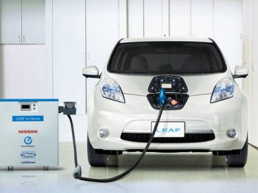 電気自動車は本当にエコカーなのか？急速に加速する電動化への疑問