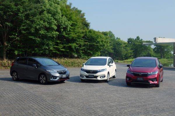 マイナーチェンジしたフィット フィットRSホンダ・センシング フィット・ハイブリッドLホンダセンシング フィット・ハイブリッドSホンダ・センシング