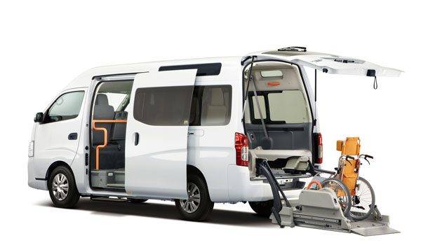 日産　NV350キャラバン　チェアキャブ