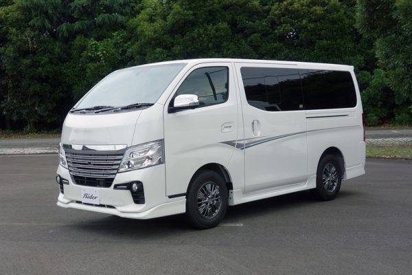 日産　NV350キャラバン　ライダー　フロントイメージ