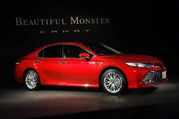 トヨタ 新型カムリ フロントイメージ