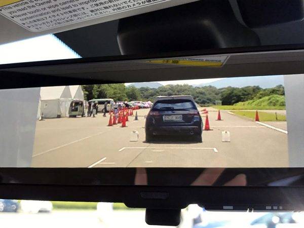 スバル 新型レヴォーグ スマートリアビューミラー