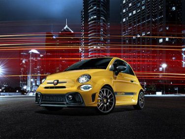 アバルト、機械式LSDを搭載した限定車「595 Competizione Performance Package」を発売