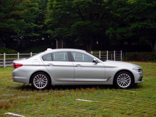 BMW　530e　サイドイメージ