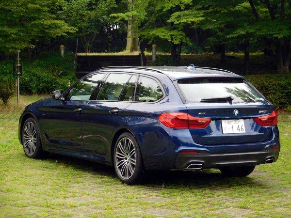 BMW　540iツーリング　リアイメージ
